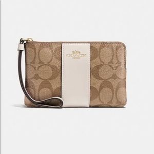 Corner Zip Wristlet In Signature Canvas